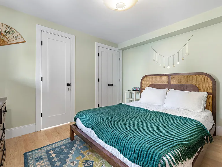 92 Chelsea St #2 — Photo 8