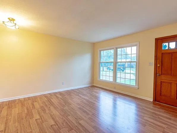 9602 Shoshone Way, Louisville, KY 40258