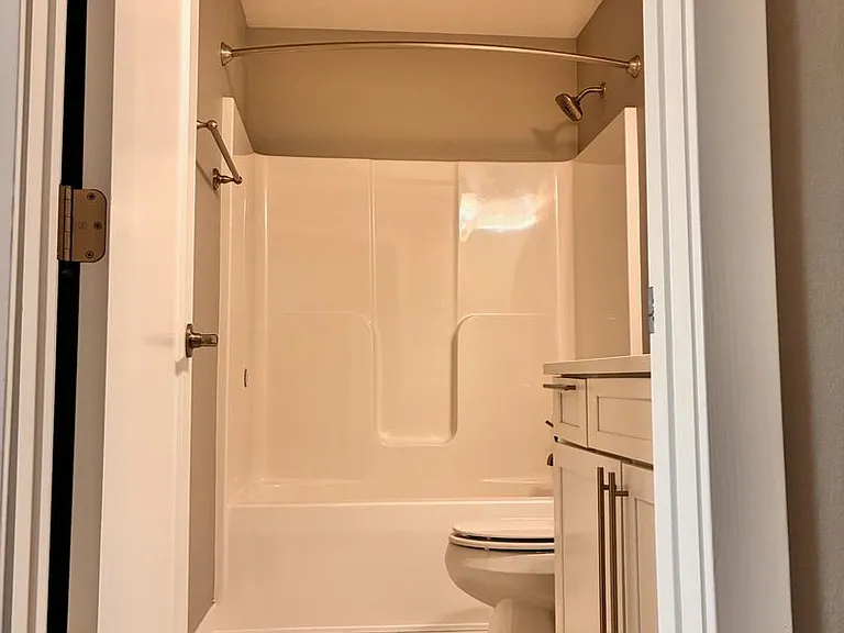 750 SE Westown Pkwy — Photo 19
