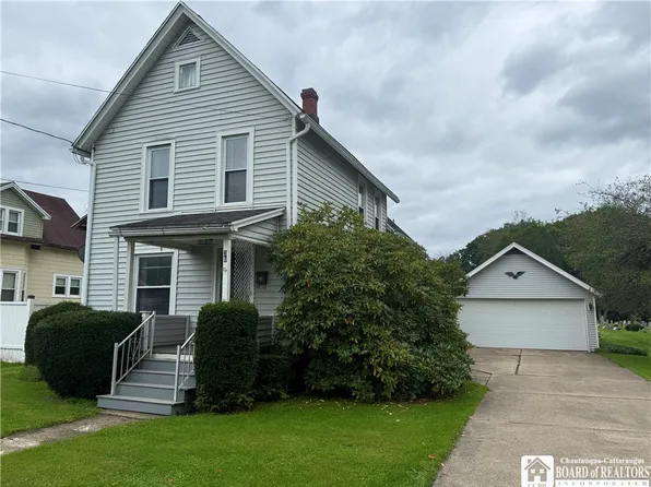 36 Orchard St, Salamanca, NY 14779