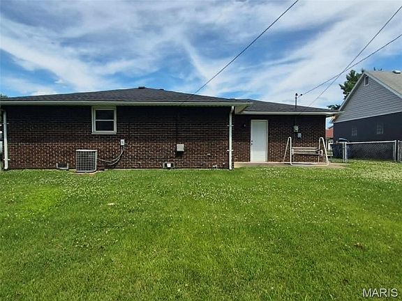 3rd image of 3209 Newell Dr