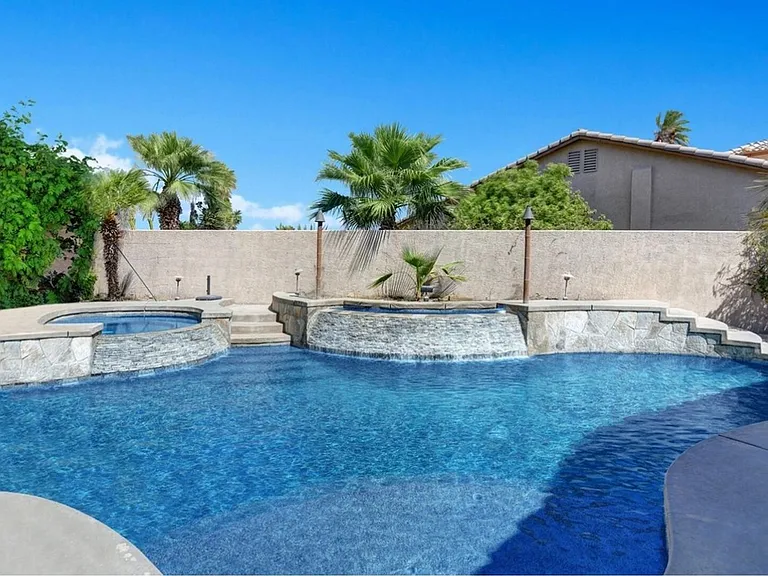 81258 Avenida Esmeralda — Photo 16
