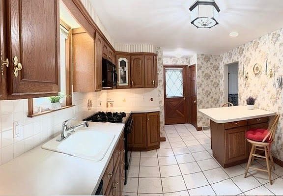 3rd image of 41 Piedmont St