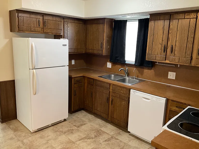 1106 Hillside Dr — Photo 9