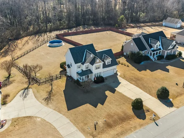 102 Wood Valley Dr, Four Oaks, NC 27524