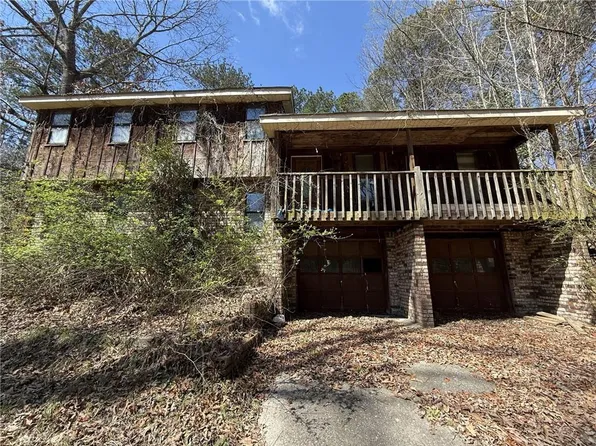 2083 Holm Ct, Riverdale, GA 30296