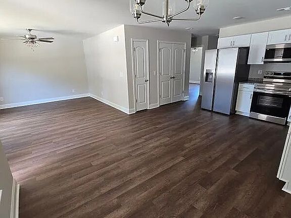 4th image of 302 Hawaii Ave Unit B