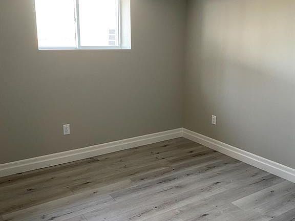 3rd image of 105 Reed St