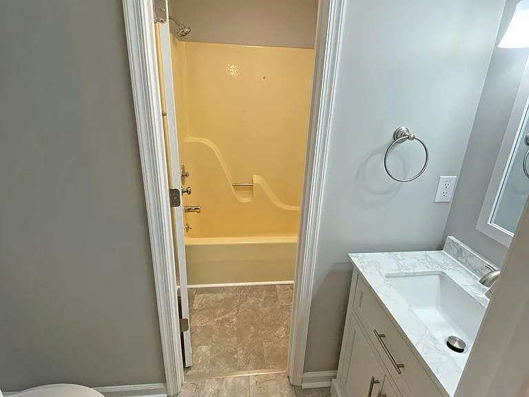 2452 Whitney Ct — Photo 12