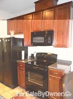 Kitchen
						:
						Black Appliances