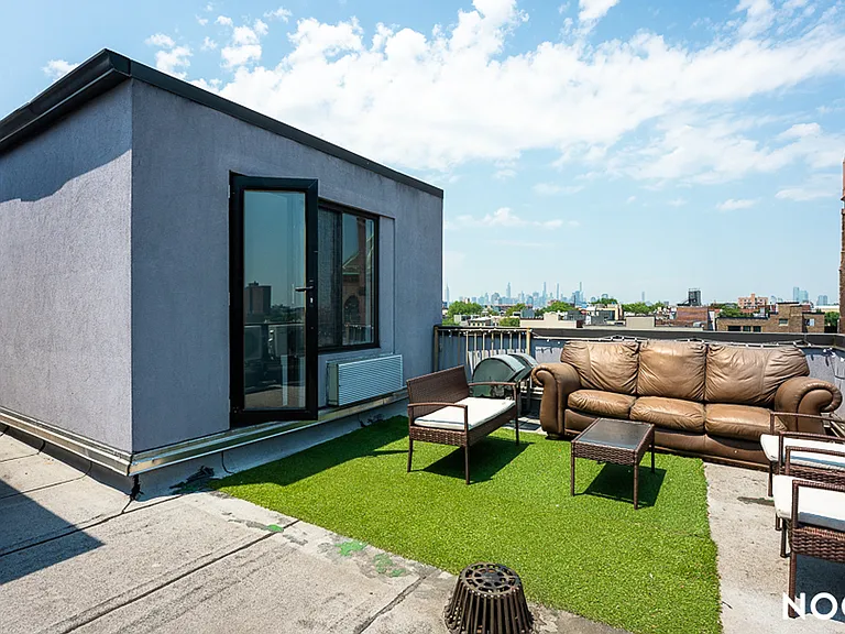 112 Manhattan Ave #5B — Photo 14