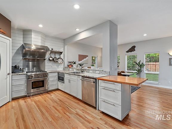 4th image of 9813 W Caraway Ct
