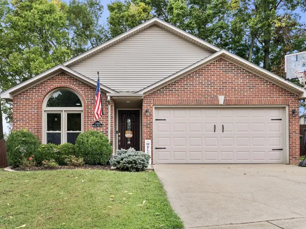 2988 Masters View Rd, Lexington, KY 40511