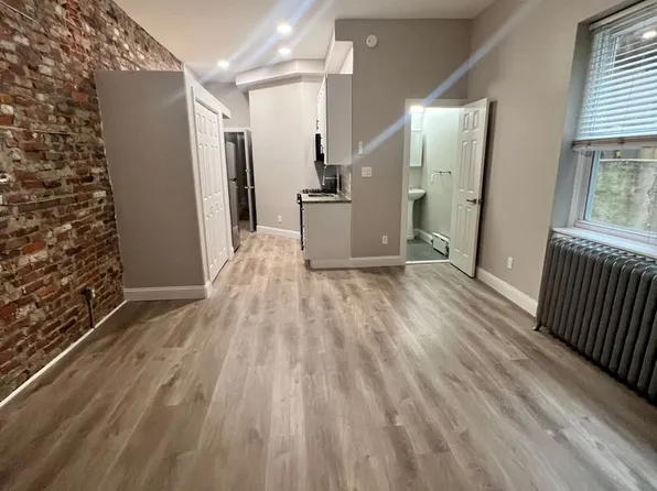 808 S 2nd St #1C, Philadelphia, PA 19147