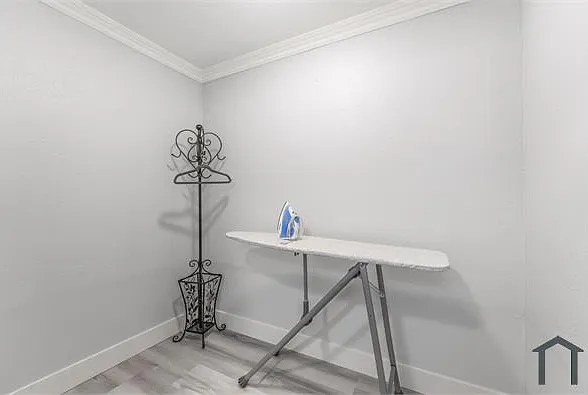 2419 Vegas Valley Dr — Photo 25