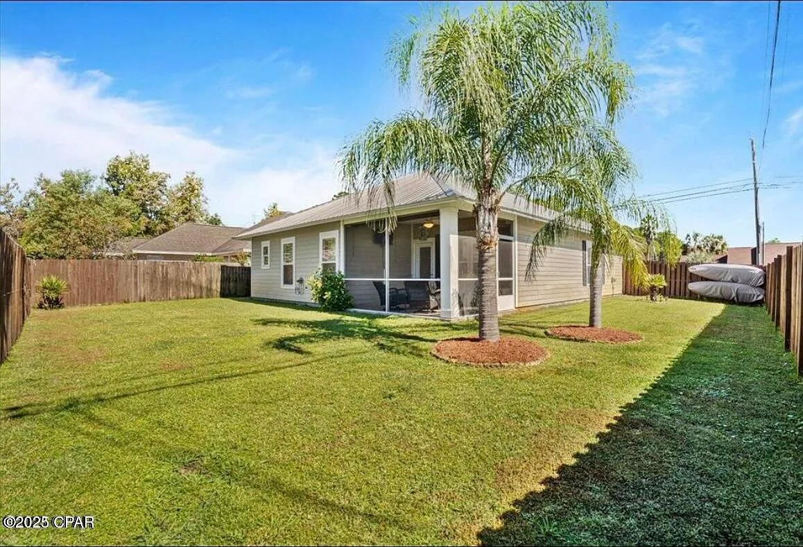 3 bed, 1400 sqft, $2,600 — Photo 4