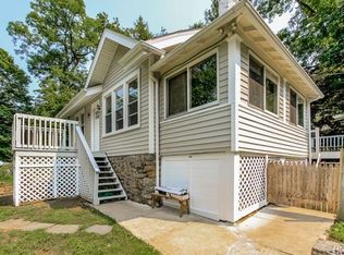 45 Locust Rd, Pleasantville, NY 10570