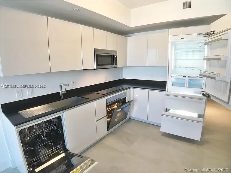 1010 Brickell Ave #2810 — Photo 7