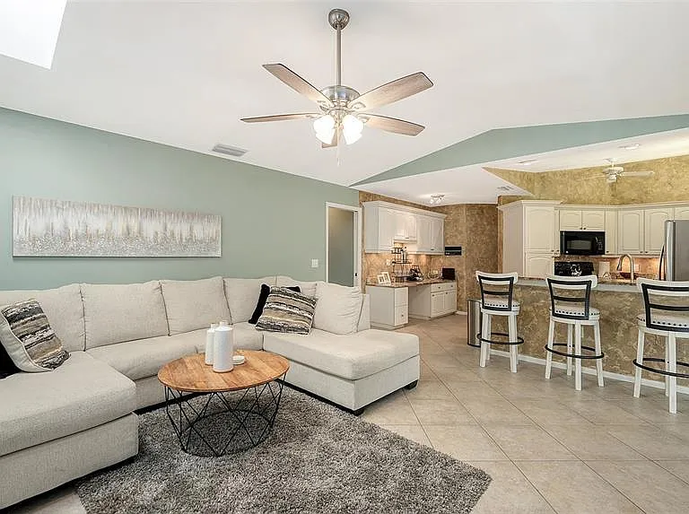 2246 Cork Oak St W — Photo 17