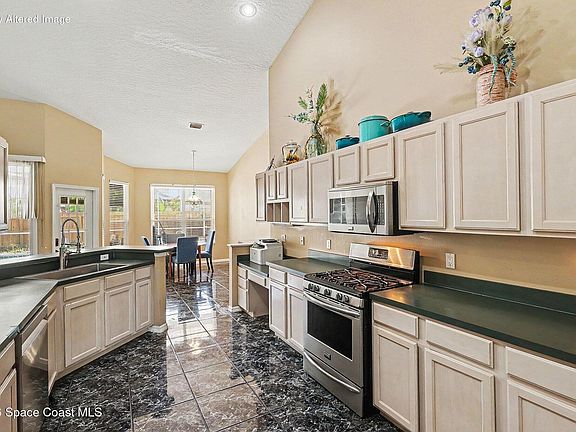 5th image of 4811 Springwater Cir