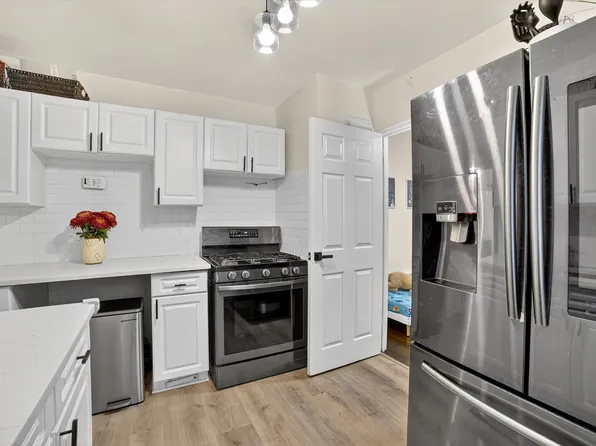 6495 Broadway image 21 of 32