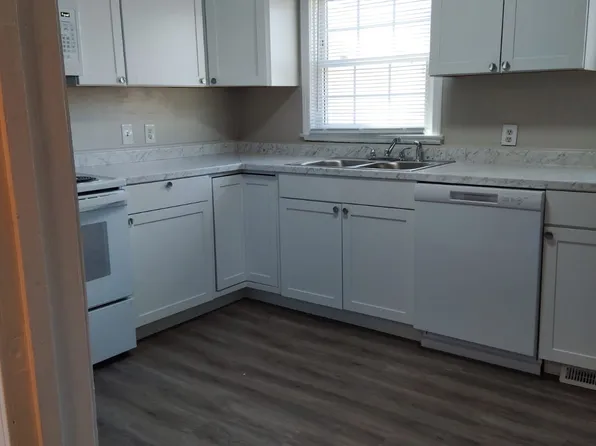 3879 Speedway Cir, Knoxville, TN 37914