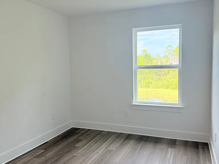 165 Hawk St — Photo 14