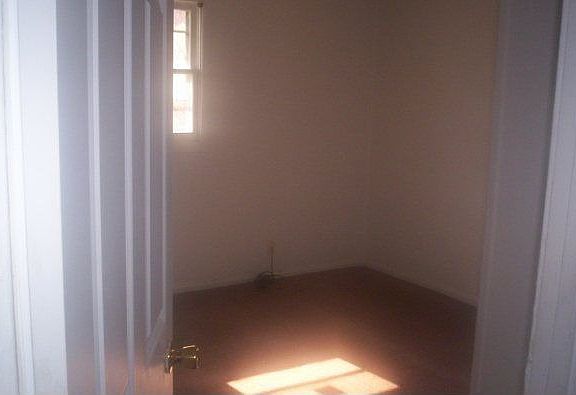 3rd image of 4032 E 31st St