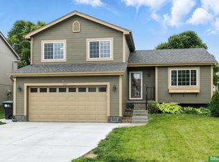 8015 Howell St, Omaha, NE 68122