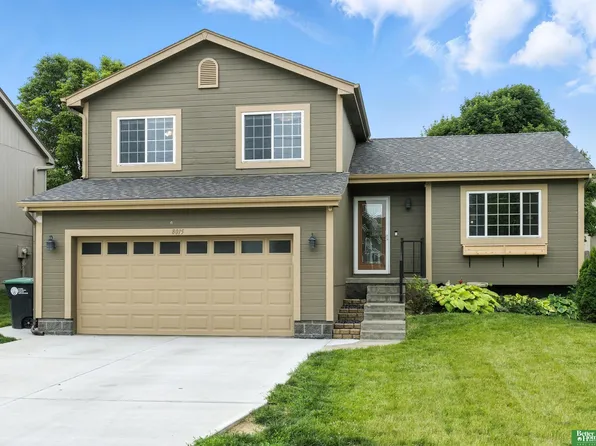 8015 Howell St, Omaha, NE 68122