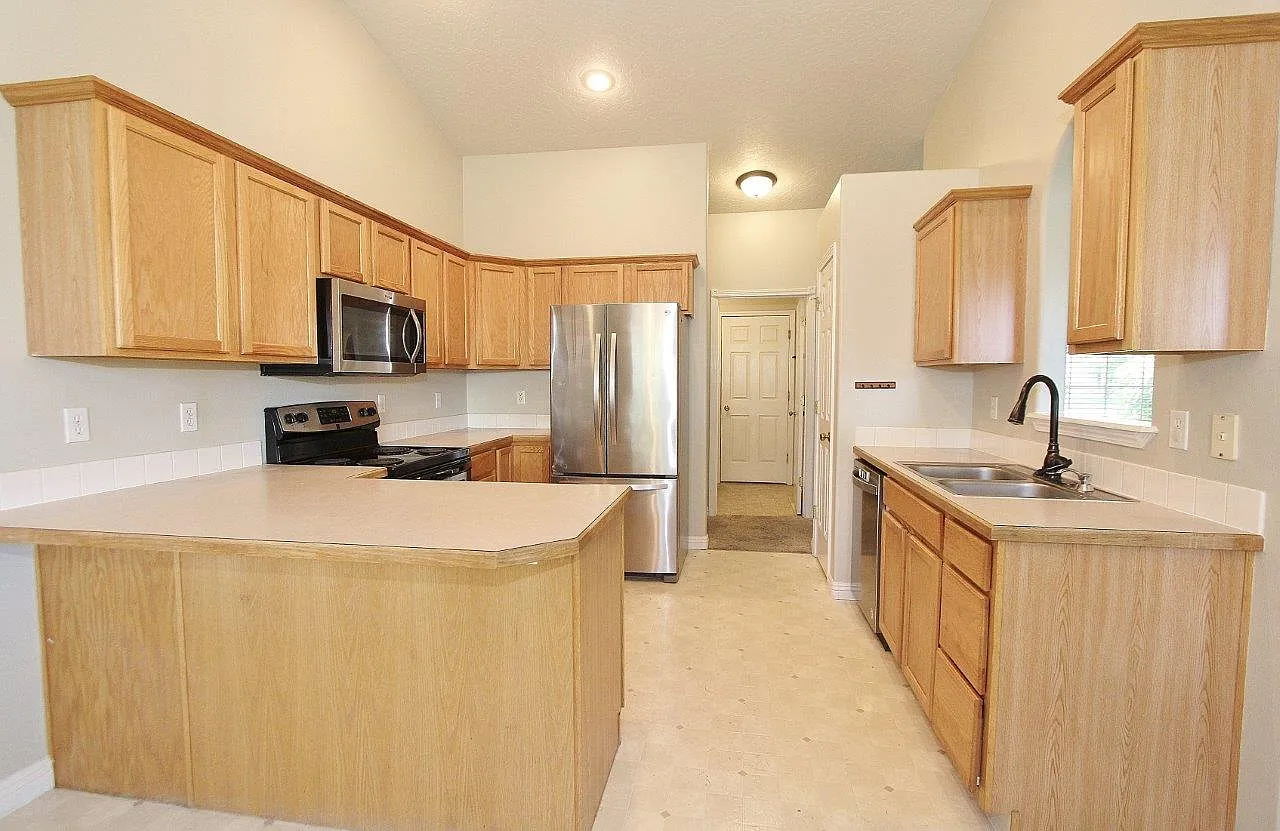3 bed, 1265 sqft, $2,150 — Photo 1