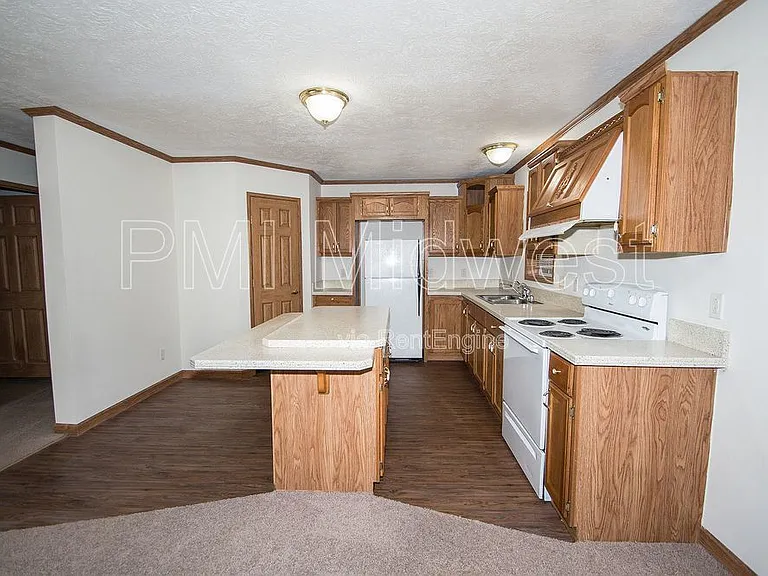11845 Center St — Photo 10
