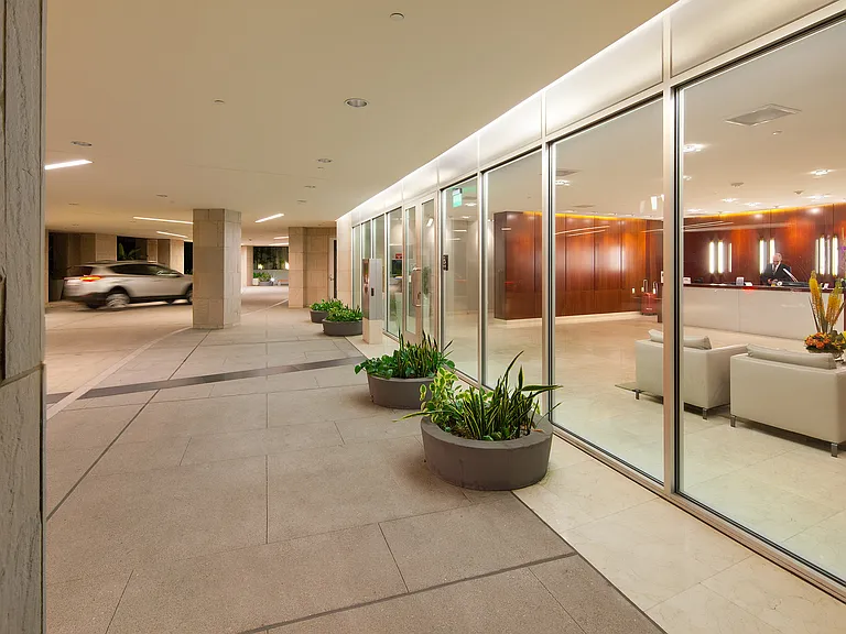 10599 Wilshire Blvd — Photo 1