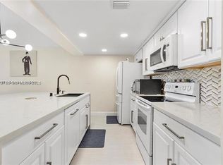 1281 W Fairway Rd #TOWNHOUSE 1281, Hollywood, FL 33026