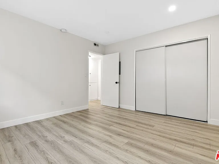 330 E Dryden St #14 — Photo 13