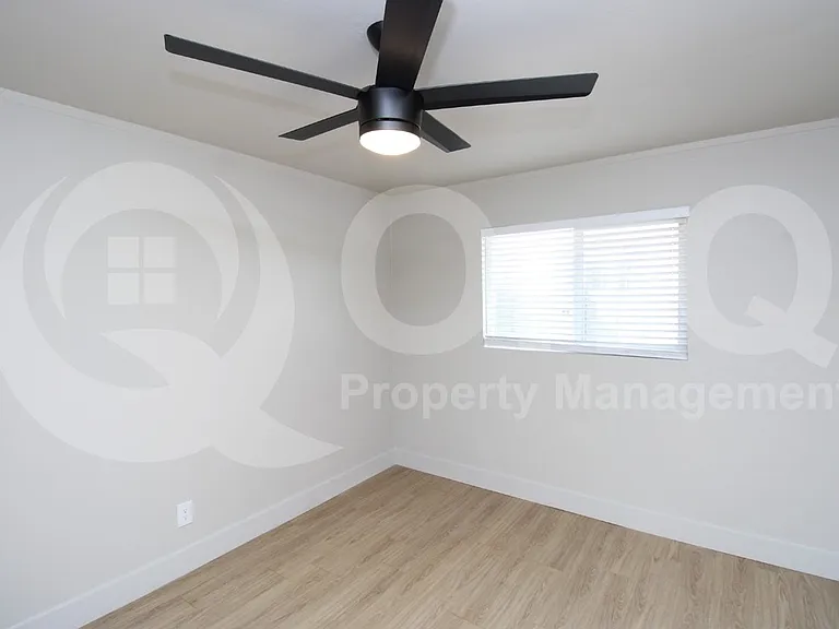 2309 N Dayton St #2 — Photo 8