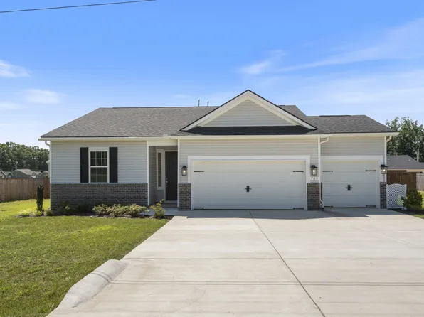 705 Chestnut Bnd, Dickson, TN 37055