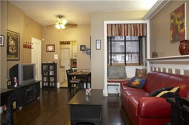 Sold by R New York | media 10