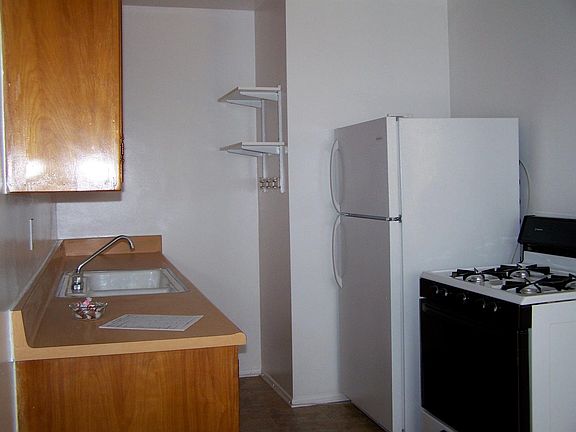 3rd image of 450 E Algrove St #3