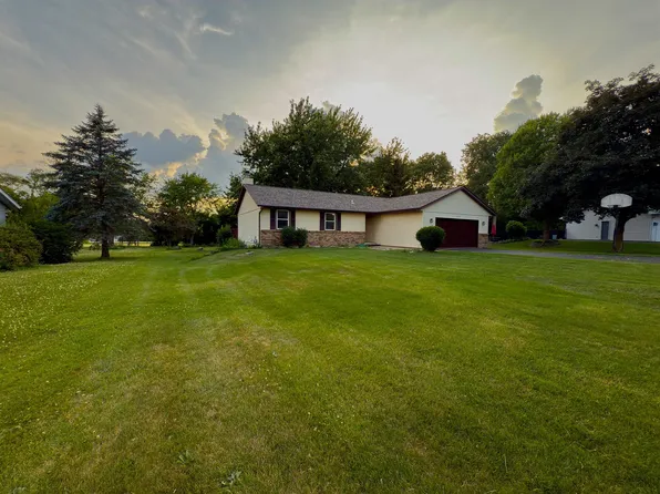 5827 Moosehorn Ln, Rockford, IL 61109