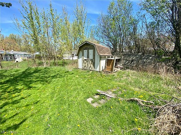 4th image of 2445 Redgate Ln