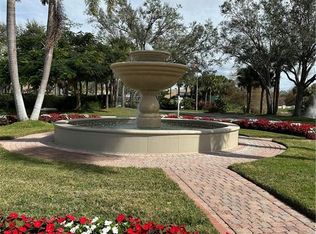 6940 Satinleaf Rd N APT 104, Naples, FL 34109