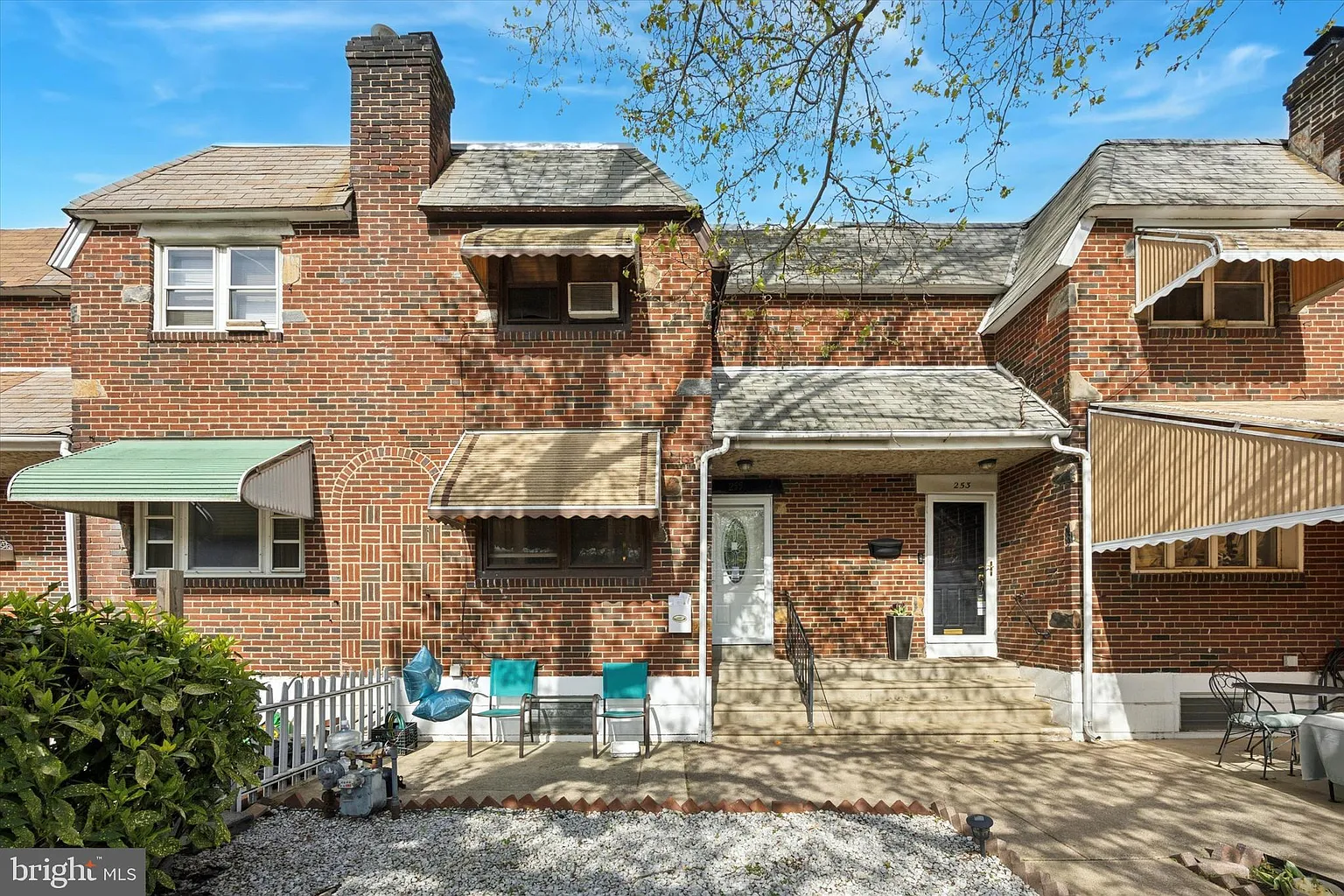 255 Sherbrook Blvd photo 1