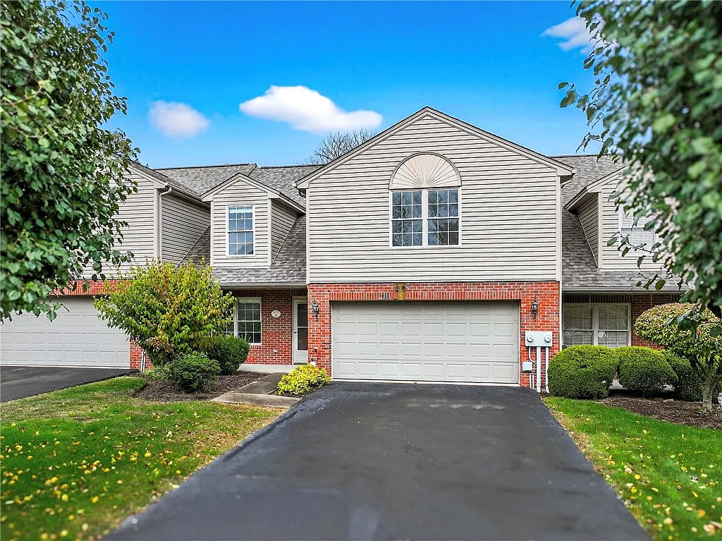 4 Dogwood Dr photo 1