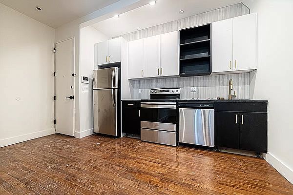 1st image of 321 Woodbine St #2H