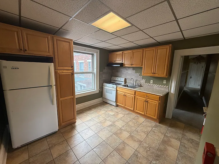 139 N 3rd St #3 — Photo 11