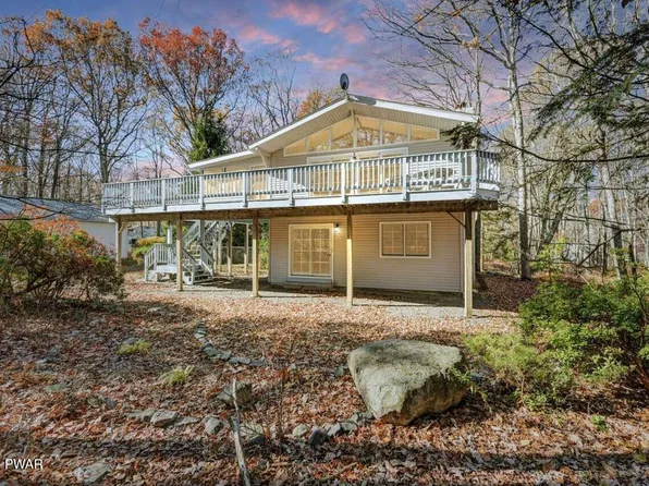 116 Rodeo Dr, Hawley, PA 18428