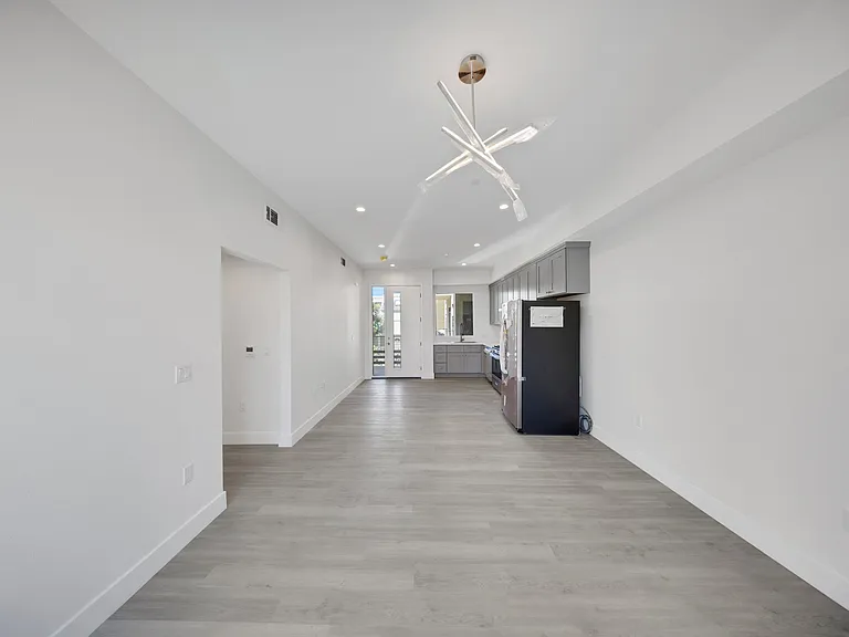 973 E Del Mar Blvd #104 — Photo 14