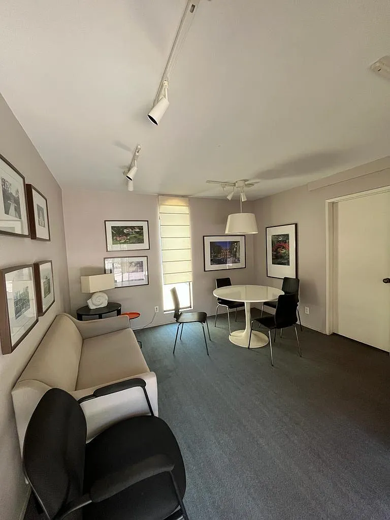 2 bed, 1234 sqft, $4,850 — Photo 4