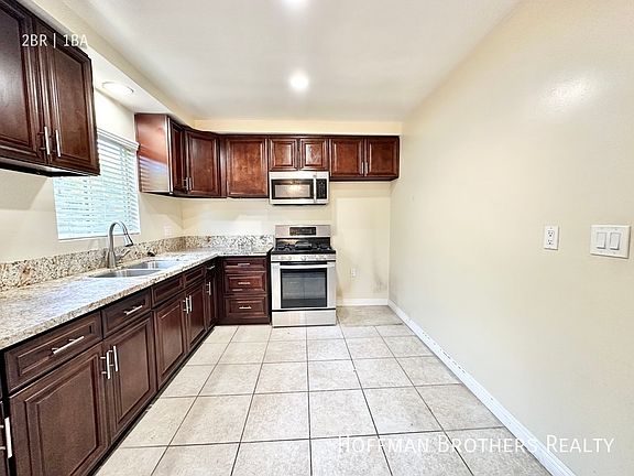 3rd image of 11922 Burbank Blvd #22A